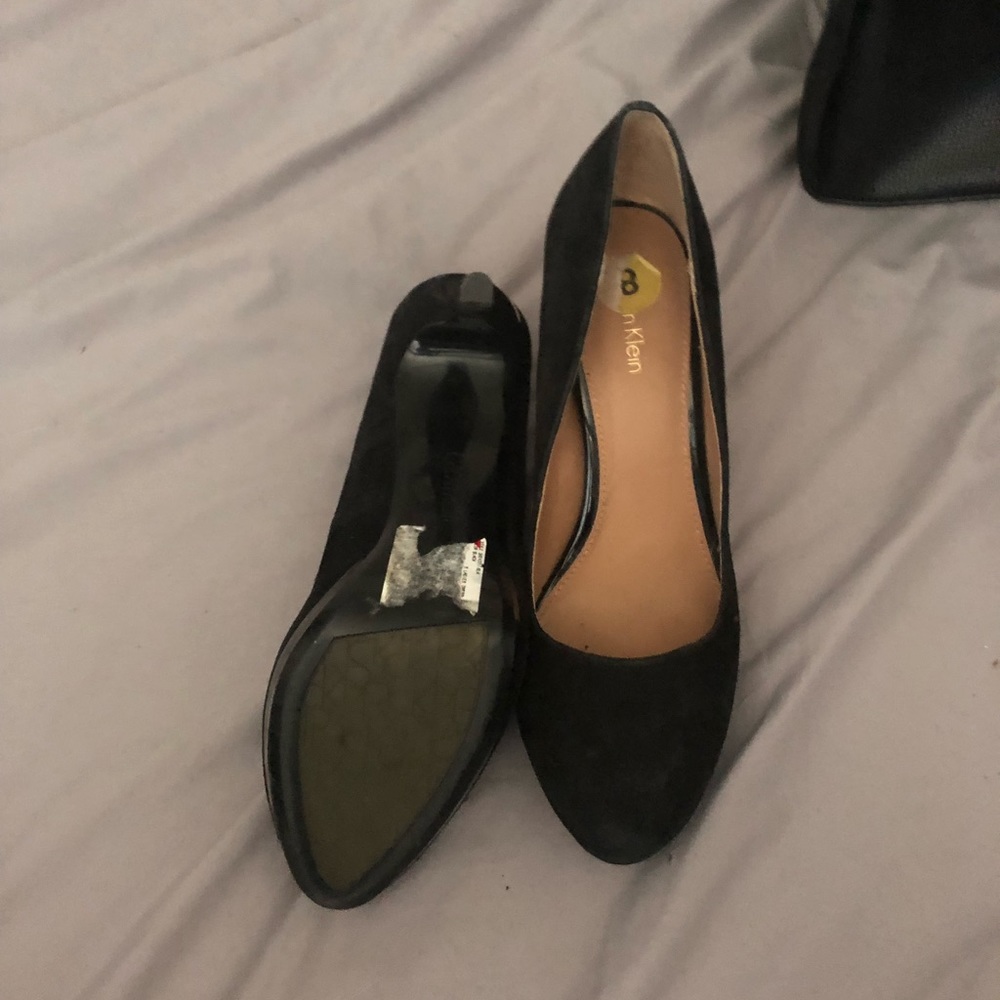 Pumps - Picture 3 of 3